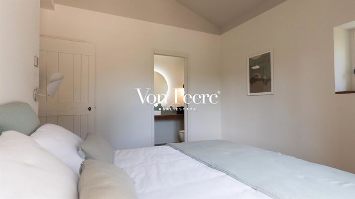 Image No.6-5 Bed House for sale