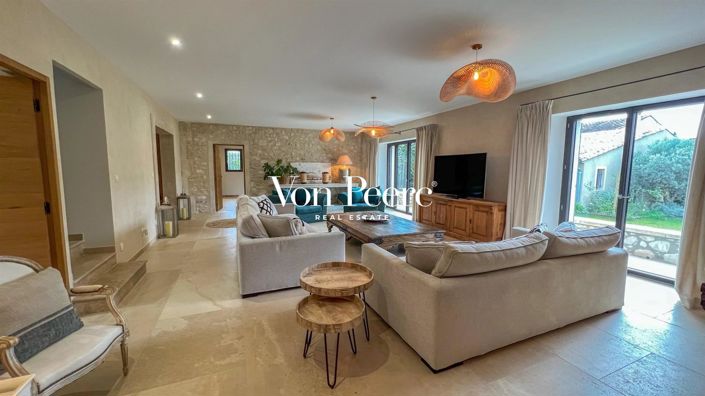 Image No.7-6 Bed House for sale