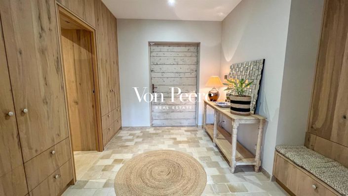 Image No.9-6 Bed House for sale