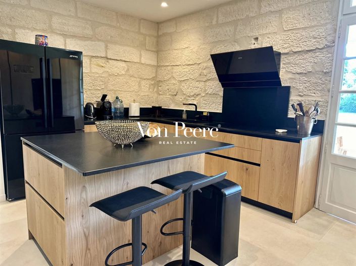 Image No.10-6 Bed House for sale