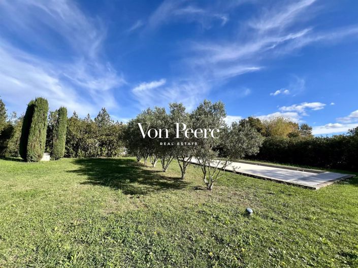 Image No.27-6 Bed House for sale