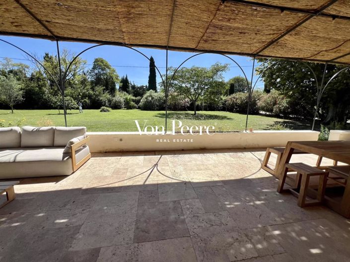 Image No.8-6 Bed House for sale