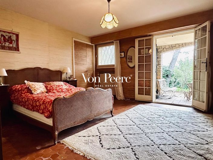 Image No.4-6 Bed House for sale