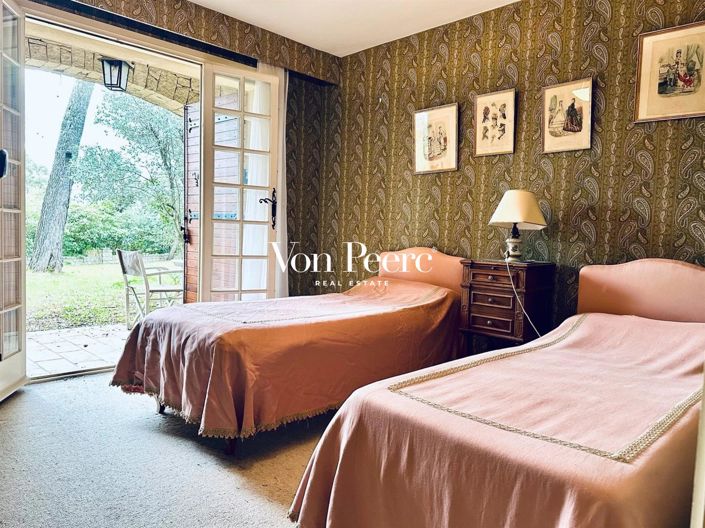 Image No.6-6 Bed House for sale