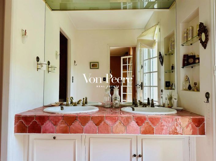 Image No.7-6 Bed House for sale