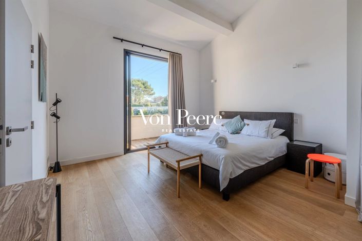 Image No.12-4 Bed House for sale