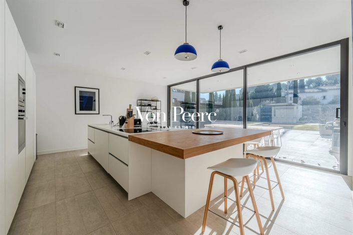 Image No.9-4 Bed House for sale