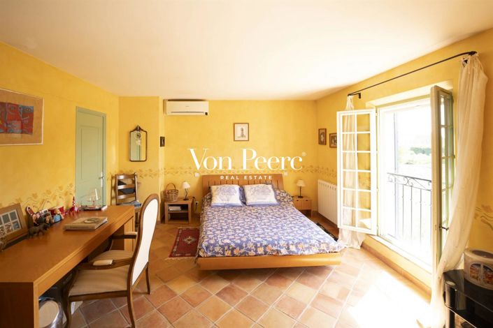 Image No.12-4 Bed House for sale