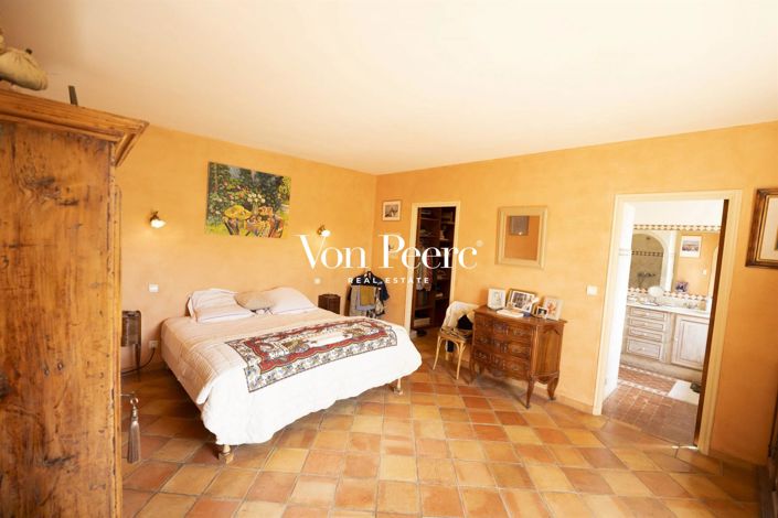 Image No.9-4 Bed House for sale