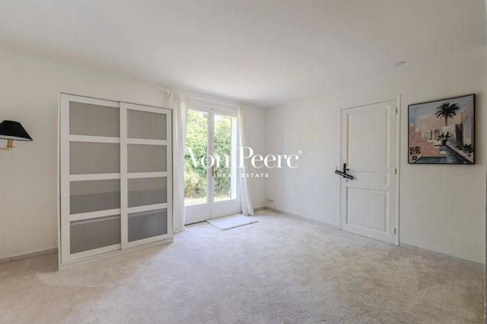 Image No.14-4 Bed House for sale