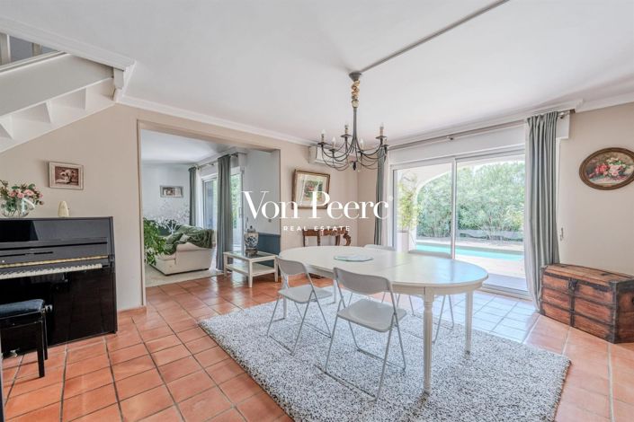 Image No.2-4 Bed House for sale