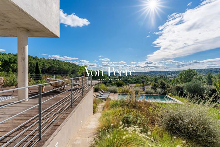 Image No.1-4 Bed House for sale