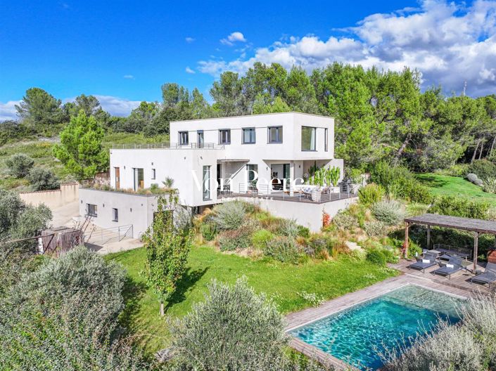 Image No.2-4 Bed House for sale