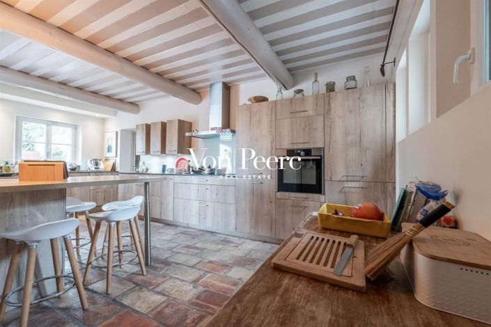 Image No.10-5 Bed House for sale