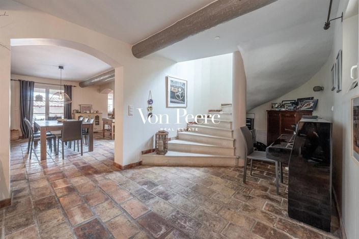 Image No.7-5 Bed House for sale