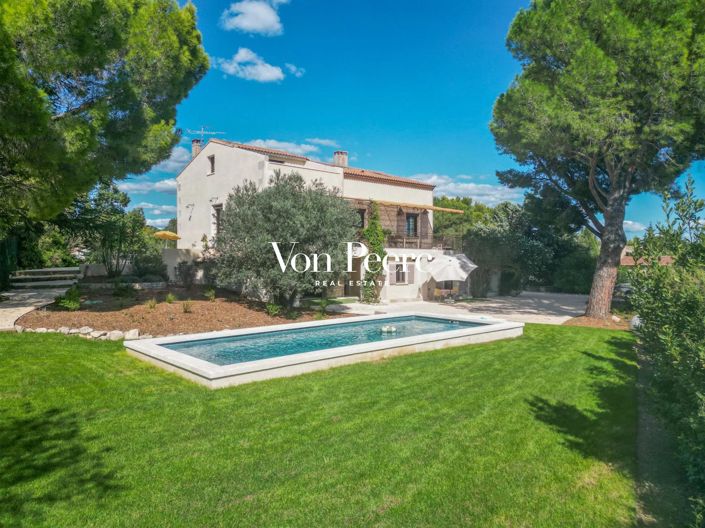 Image No.1-6 Bed House for sale