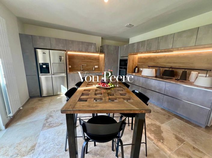 Image No.7-5 Bed House for sale