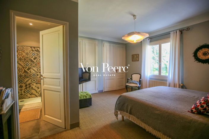 Image No.9-6 Bed House for sale