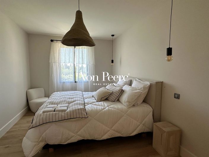 Image No.24-4 Bed House for sale