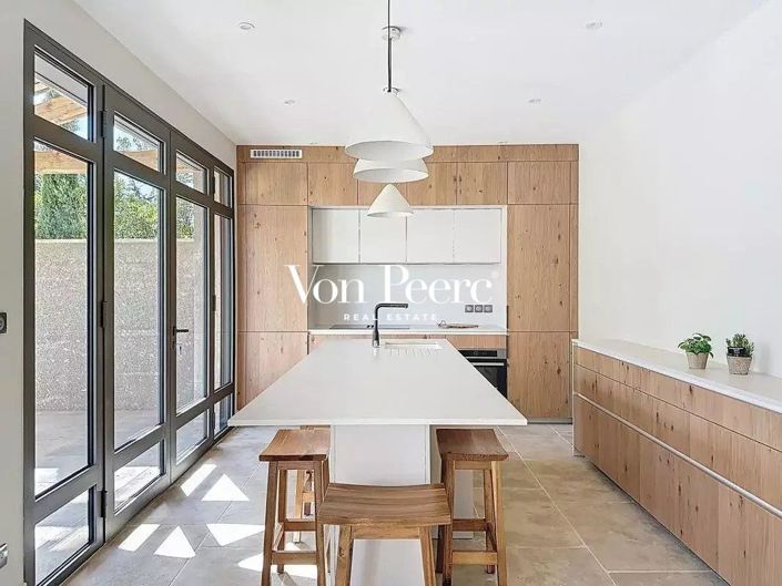 Image No.8-4 Bed House for sale