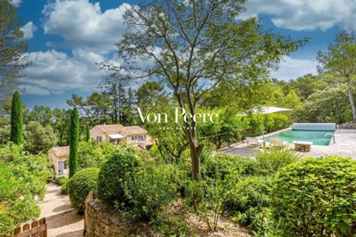 5 Bed House for sale