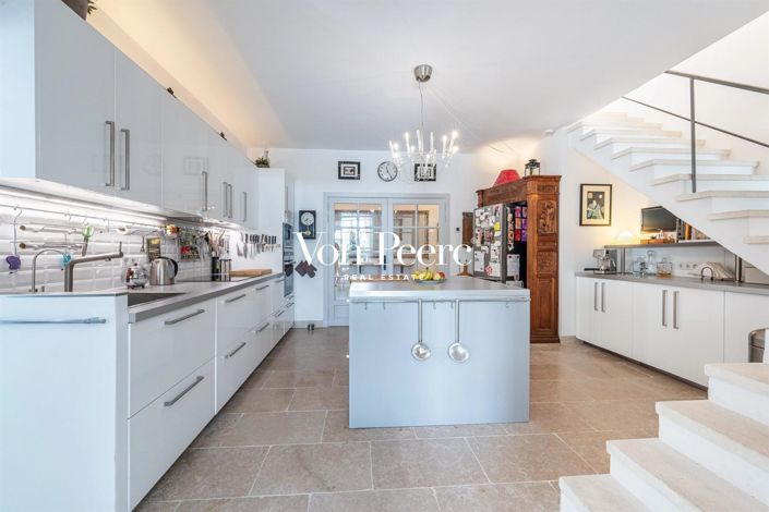 Image No.12-5 Bed House for sale