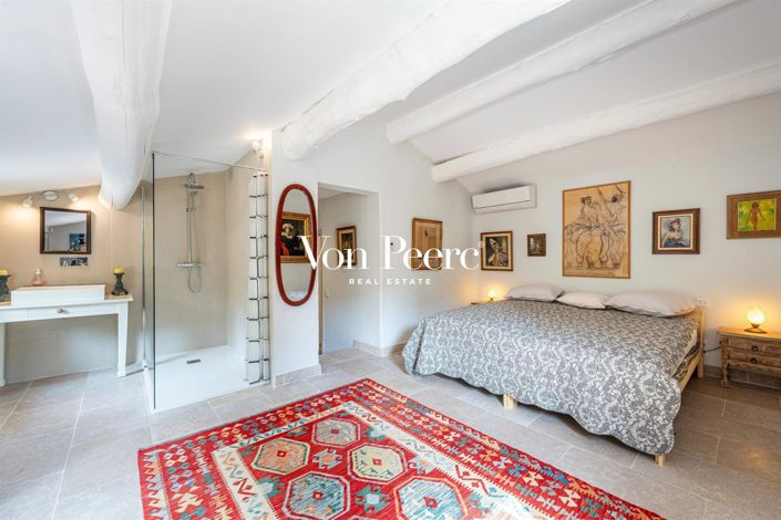 Image No.7-5 Bed House for sale