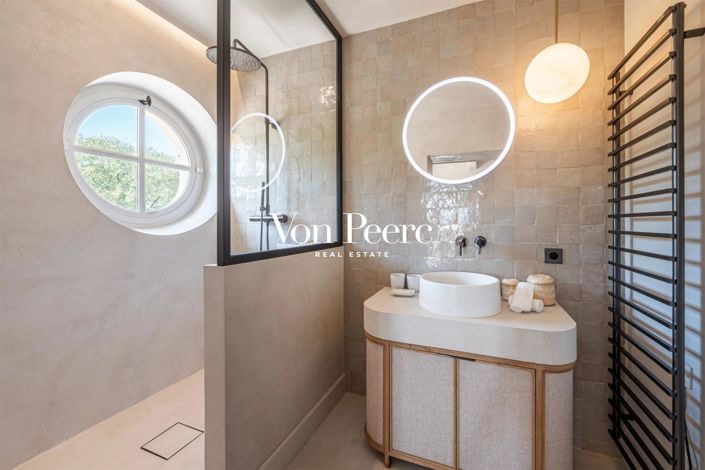 Image No.22-5 Bed House for sale