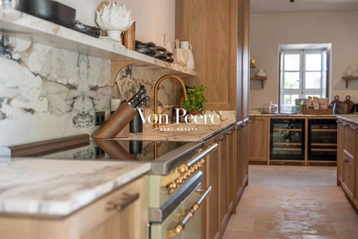 Image No.24-5 Bed House for sale