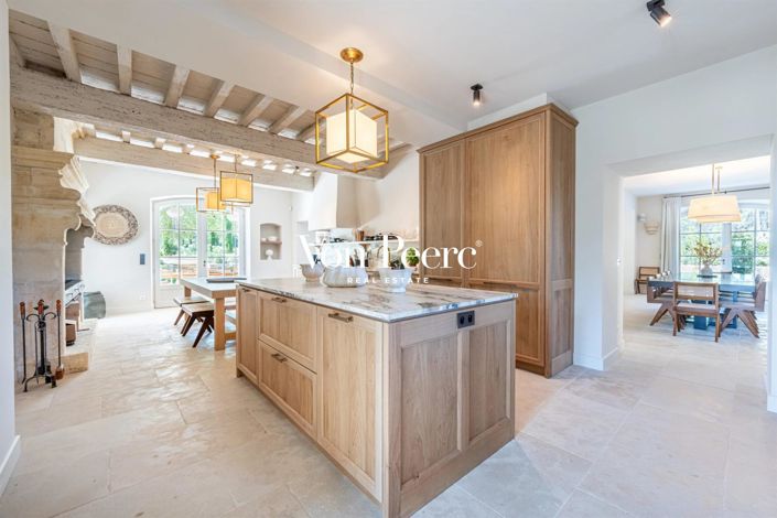 Image No.8-5 Bed House for sale