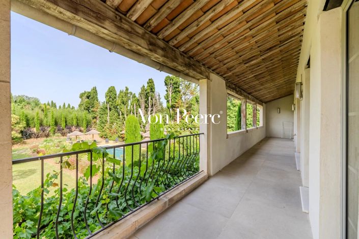 Image No.6-8 Bed House for sale