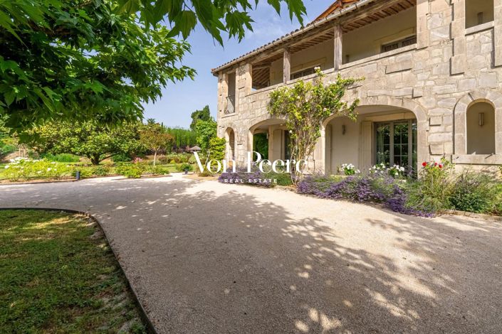 Image No.8-8 Bed House for sale