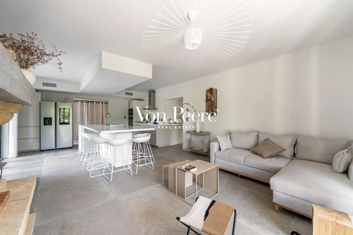 Image No.9-8 Bed House for sale