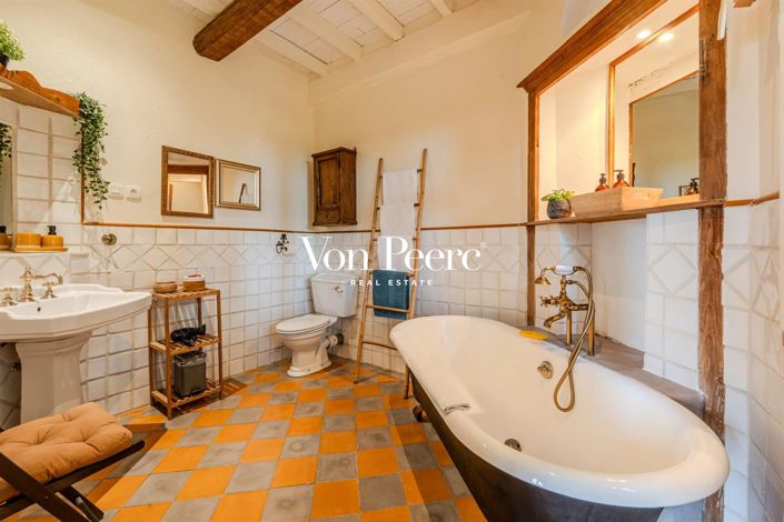 Image No.14-6 Bed House for sale