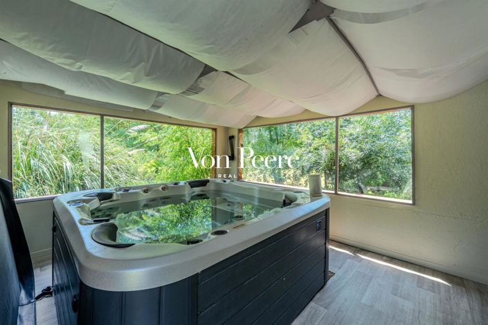 Image No.16-6 Bed House for sale