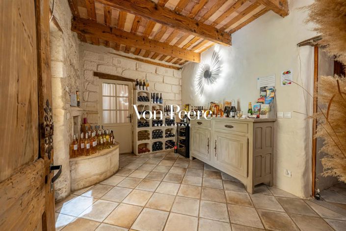 Image No.9-6 Bed House for sale