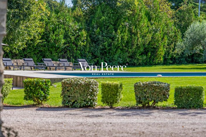 Image No.8-6 Bed House for sale