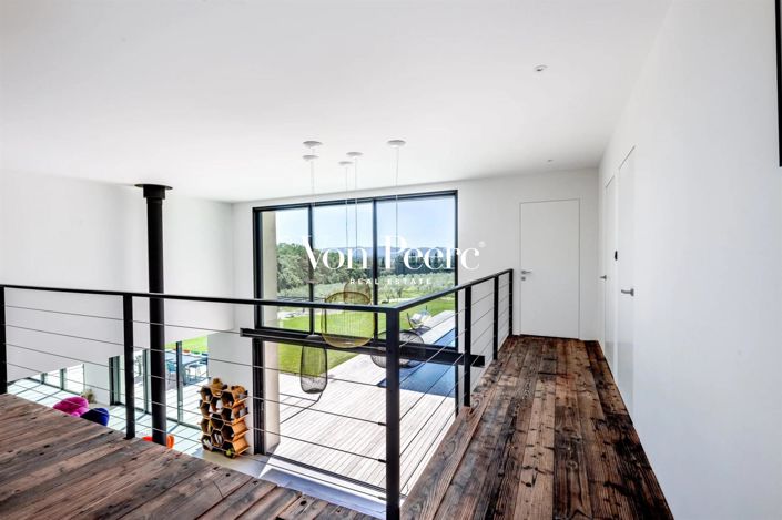 Image No.25-6 Bed House for sale