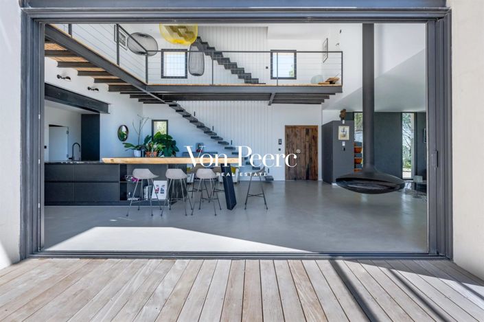 Image No.6-6 Bed House for sale