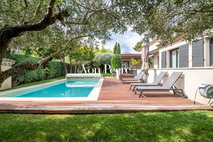 Image No.18-5 Bed House for sale