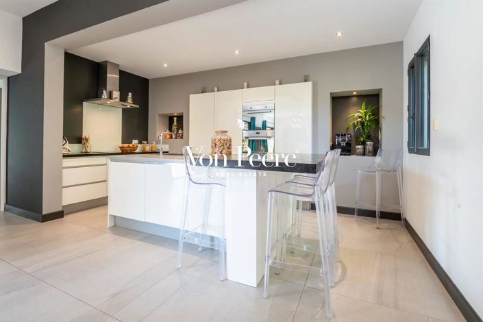 Image No.6-5 Bed House for sale