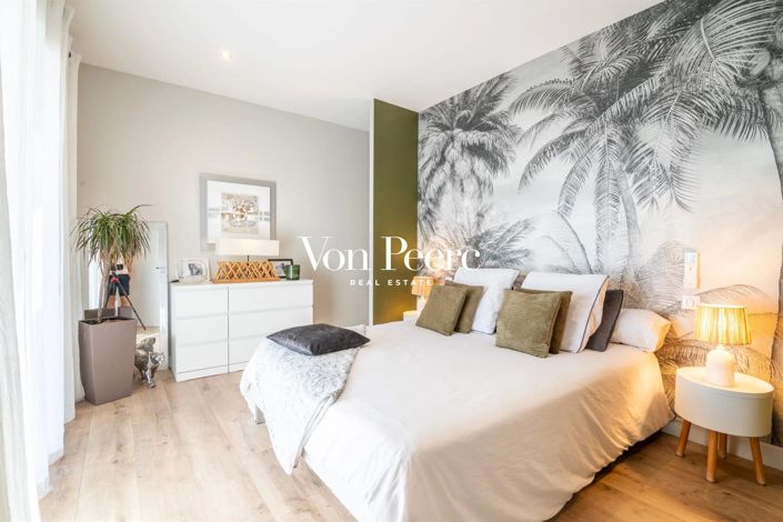 Image No.8-5 Bed House for sale