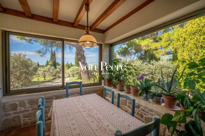 Image No.8-5 Bed House for sale