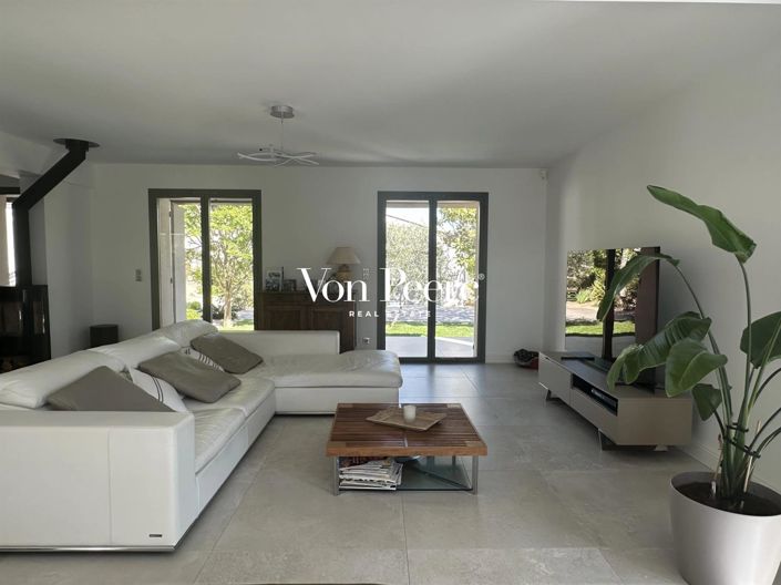 Image No.3-4 Bed House for sale