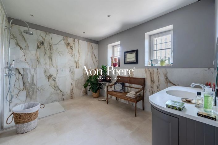 Image No.17-4 Bed House for sale