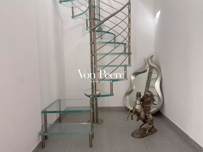 Image No.6-4 Bed House for sale