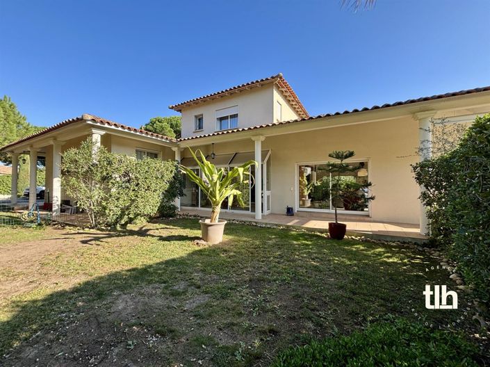 Image No.1-5 Bed House for sale