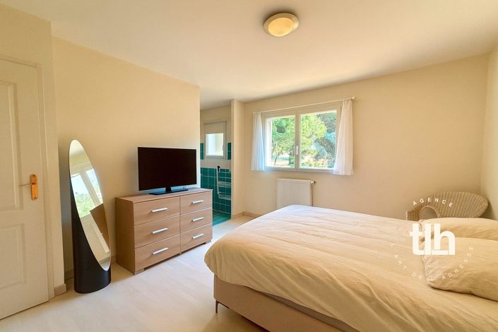 Image No.14-5 Bed House for sale