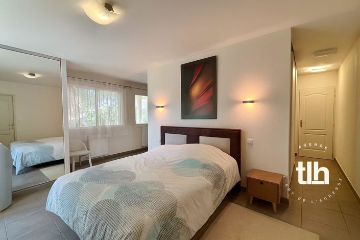 Image No.7-5 Bed House for sale