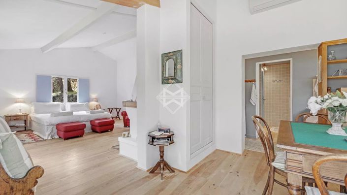 Image No.22-5 Bed House for sale